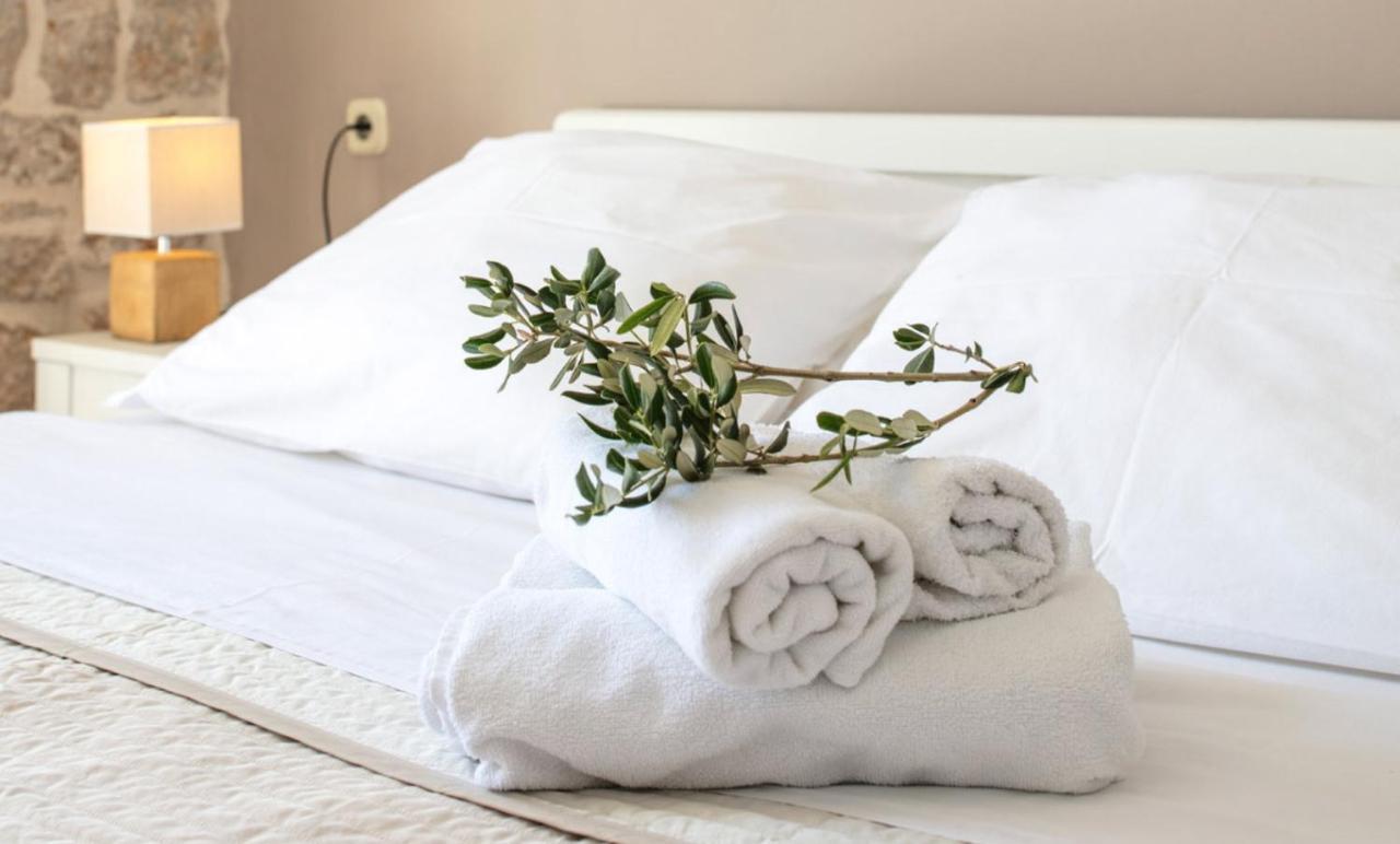 Olife Guesthouse มิลนา ภายนอก รูปภาพ